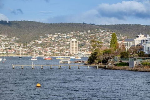 Derwent River Historic Harbour Cruise From Hobart - Flights 5